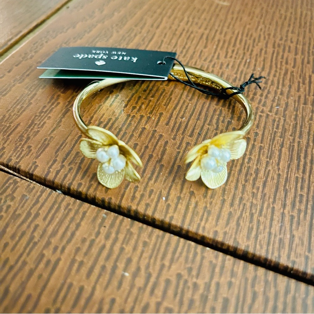 kate spade-SET”Garden Party” Gold Floral and Pearl Necklace and Bracelet - Picture 6 of 10